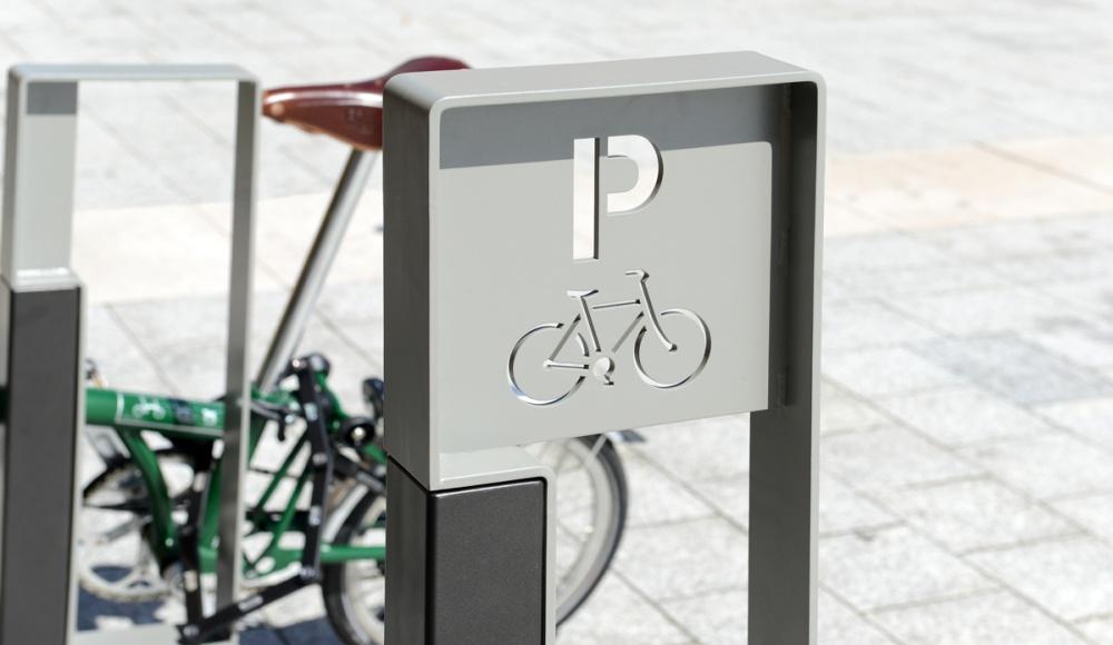 Low & signage bike rack